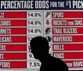 开云体育官网-NBA敲定反摆烂方案！命名3-2-1乐透规则 将于2027年选秀生效