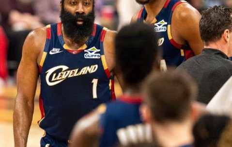 开云体育官网-骑士遭绿军横扫：哈登19+10逼近29000分 米切尔复出30+7+5