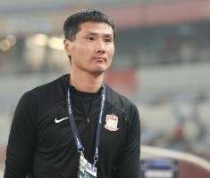 开云体育官网-足球报：西海岸继续本赛季的黑马之旅，跑动出奇迹再次得到证明