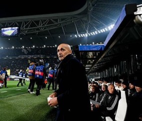 记者：斯帕莱蒂和球迷发生争执，进球后又对其进行嘲讽